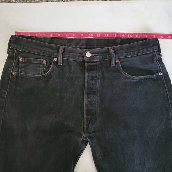 Levi Strauss & Co. Men's 501 Original Regular Fit Black Denim Jeans Size W38 L34 - Picture 9 of 16
